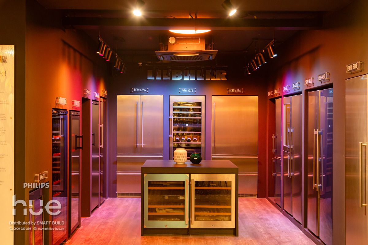 KIẾN TẠO CẢM XÚC SỐNG – KHI PHILIPS HUE THẮP SÁNG ĐẲNG CẤP TẠI SHOWROOM GIA MINH