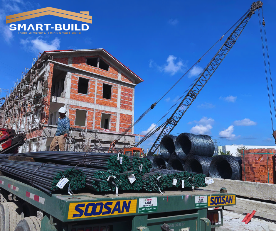 SMART BUILD GIAO HÀNG HÀNG TRĂM TẤN THÉP HÒA PHÁT CHO CÔNG TRÌNH TẠI NHÀ BÈ, TP.HCM