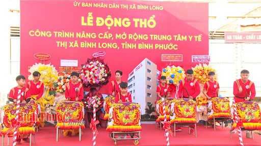 Tiết mục lân sư rồng chào mừng tại lễ động thổ công trình vào ngày 07/01 vừa qua